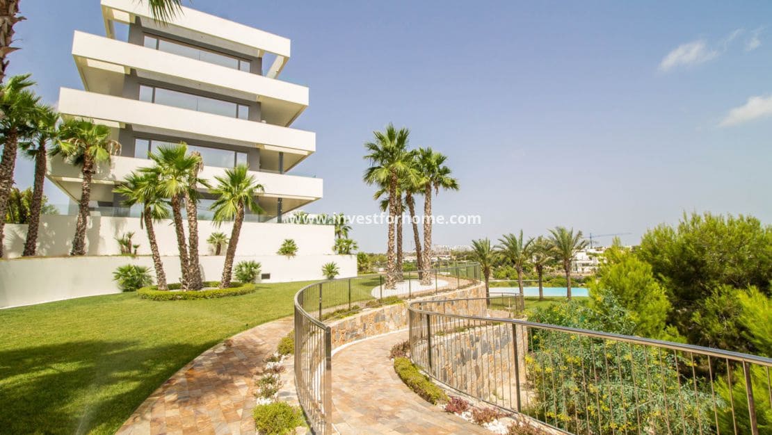 3 slaapkamer Appartement te koop in Las Colinas Golf met zwembad - € 859.000 (Ref: 7837663)