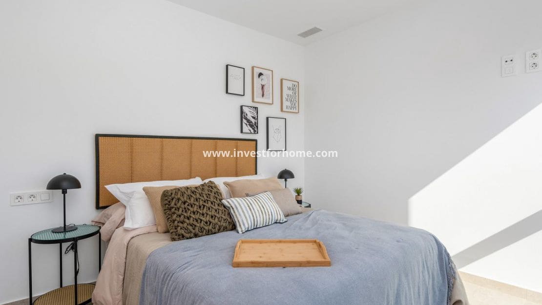 3 soveværelse Villa til salg i Los Alcazares med swimmingpool - € 399.900 (Ref: 8145367)