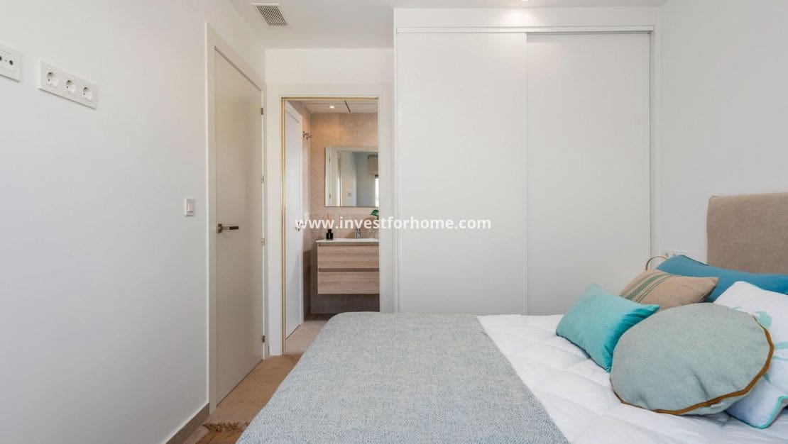 3 soveværelse Villa til salg i Los Alcazares med swimmingpool - € 399.900 (Ref: 8145367)