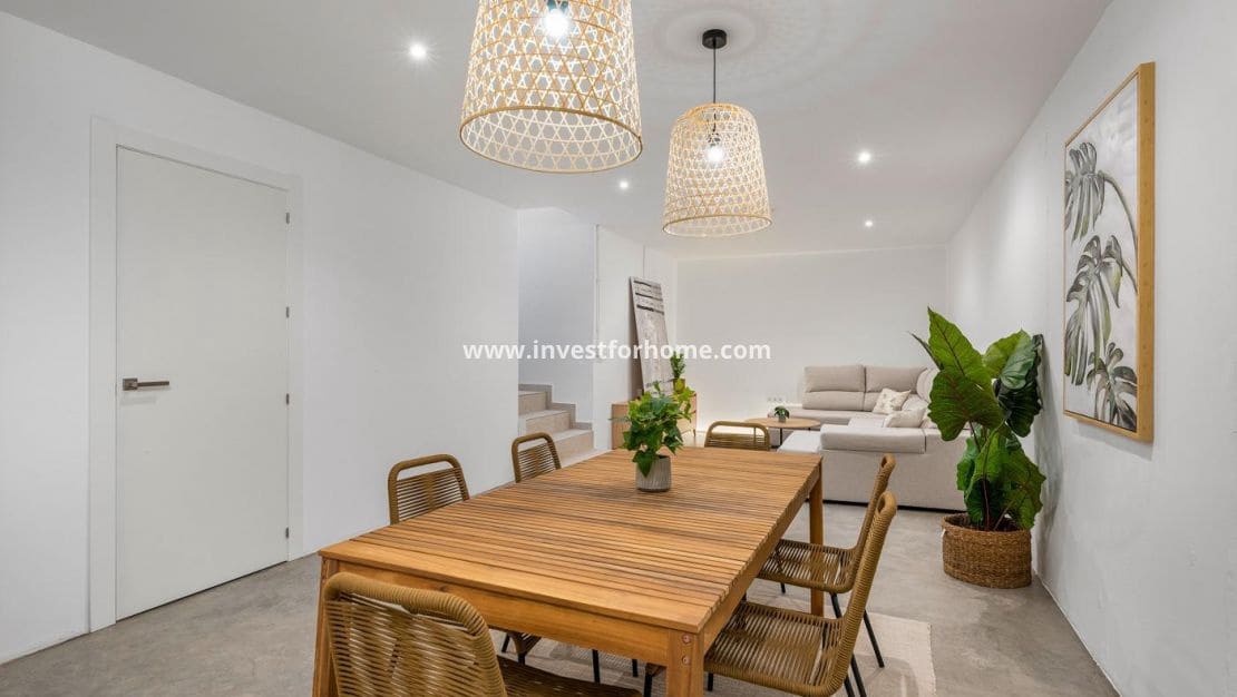 3 soveværelse Villa til salg i Los Alcazares med swimmingpool - € 399.900 (Ref: 8145367)