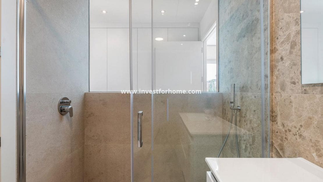 3 soveværelse Villa til salg i Los Alcazares med swimmingpool - € 399.900 (Ref: 8145367)