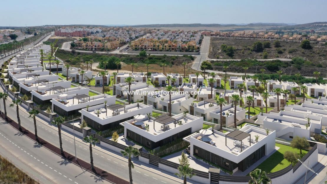 3 bedroom Villa for sale in Algorfa with pool - € 445,000 (Ref: 8147370)