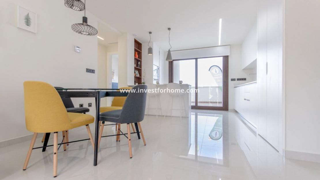 2 bedroom Bungalow for sale in Los Balcones with pool - € 275,000 (Ref: 8188685)