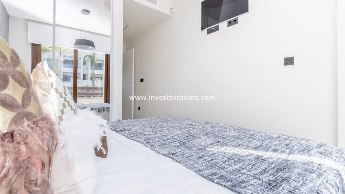 2 bedroom Bungalow for sale in Los Balcones with pool - € 275,000 (Ref: 8188685)