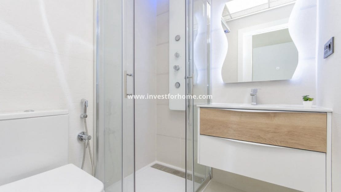 2 bedroom Bungalow for sale in Los Balcones with pool - € 275,000 (Ref: 8188685)