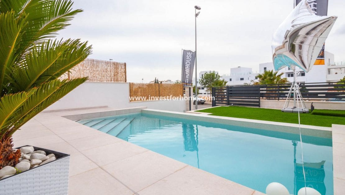3 camera da letto Villa in vendita in Orihuela Costa con piscina - 549.900 € (Rif: 8188701)