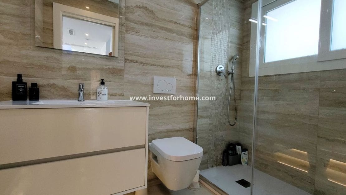 3 soveværelse Villa til salg i La Mata med swimmingpool - € 695.000 (Ref: 8861290)