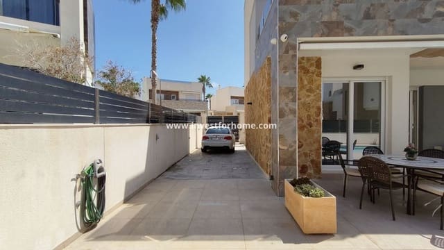 3 bedroom Villa for sale in La Mata, Torrevieja with pool - € 695,000 (Ref: 8861290)