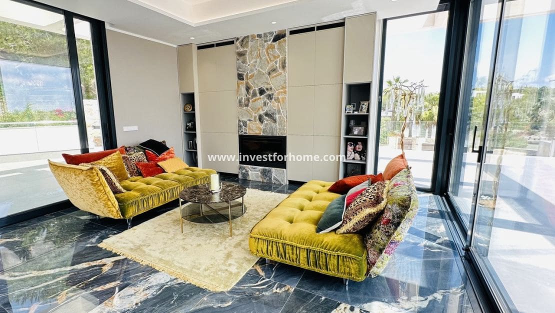 6 sovrum Villa till salu i Las Colinas Golf med pool - 2 350 000 € (Ref: 9240660)