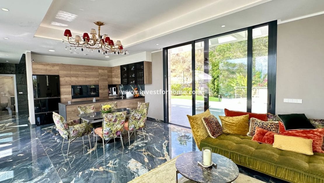 6 sovrum Villa till salu i Las Colinas Golf med pool - 2 350 000 € (Ref: 9240660)