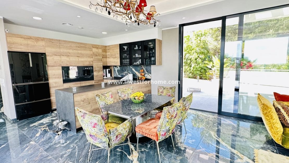 6 sovrum Villa till salu i Las Colinas Golf med pool - 2 350 000 € (Ref: 9240660)