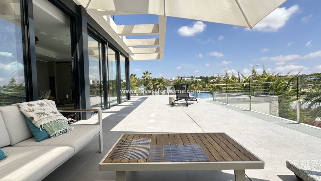 6 sovrum Villa till salu i Las Colinas Golf med pool - 2 350 000 € (Ref: 9240660)