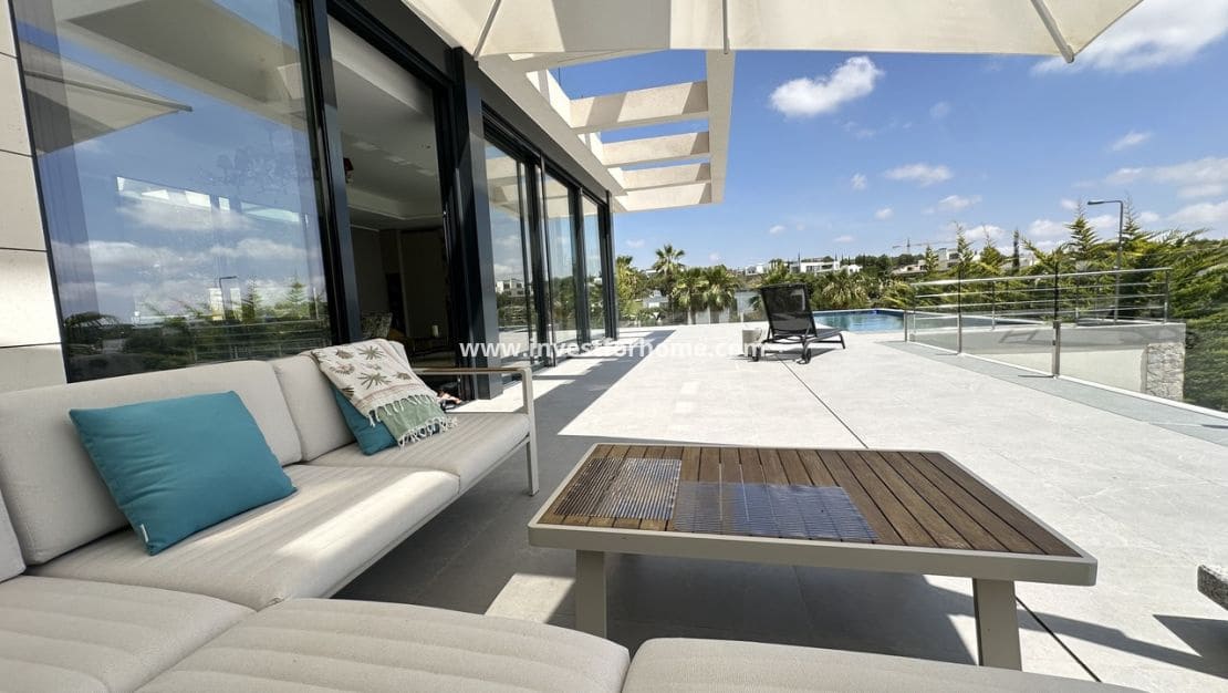 6 sovrum Villa till salu i Las Colinas Golf med pool - 2 350 000 € (Ref: 9240660)