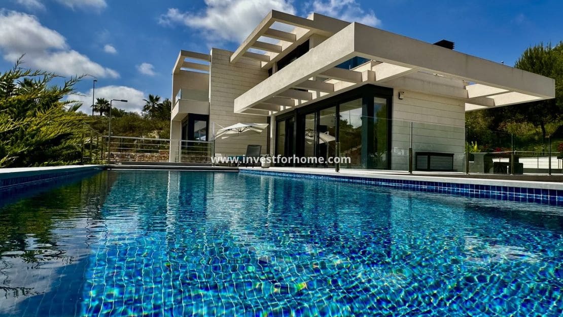 6 sovrum Villa till salu i Las Colinas Golf med pool - 2 350 000 € (Ref: 9240660)