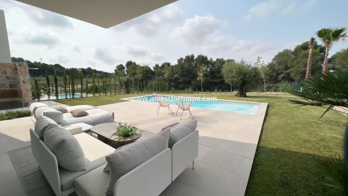 Chalet de 3 habitaciones en Las Colinas Golf en venta con piscina - 835.000 € (Ref: 9240668)