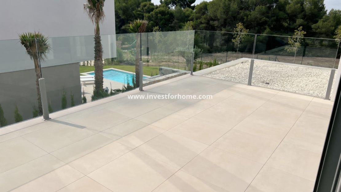 Chalet de 3 habitaciones en Las Colinas Golf en venta con piscina - 835.000 € (Ref: 9240668)