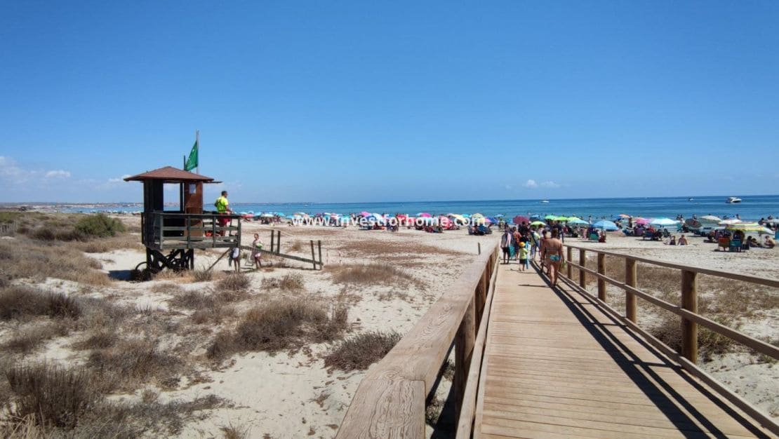 3 soveværelse Villa til salg i San Pedro del Pinatar med swimmingpool - € 439.000 (Ref: 9244408)