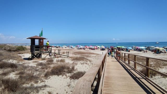 3 soveværelse Villa til salg i San Pedro del Pinatar ciudad, San Pedro del Pinatar med swimmingpool - € 439.000 (Ref: 9244408)