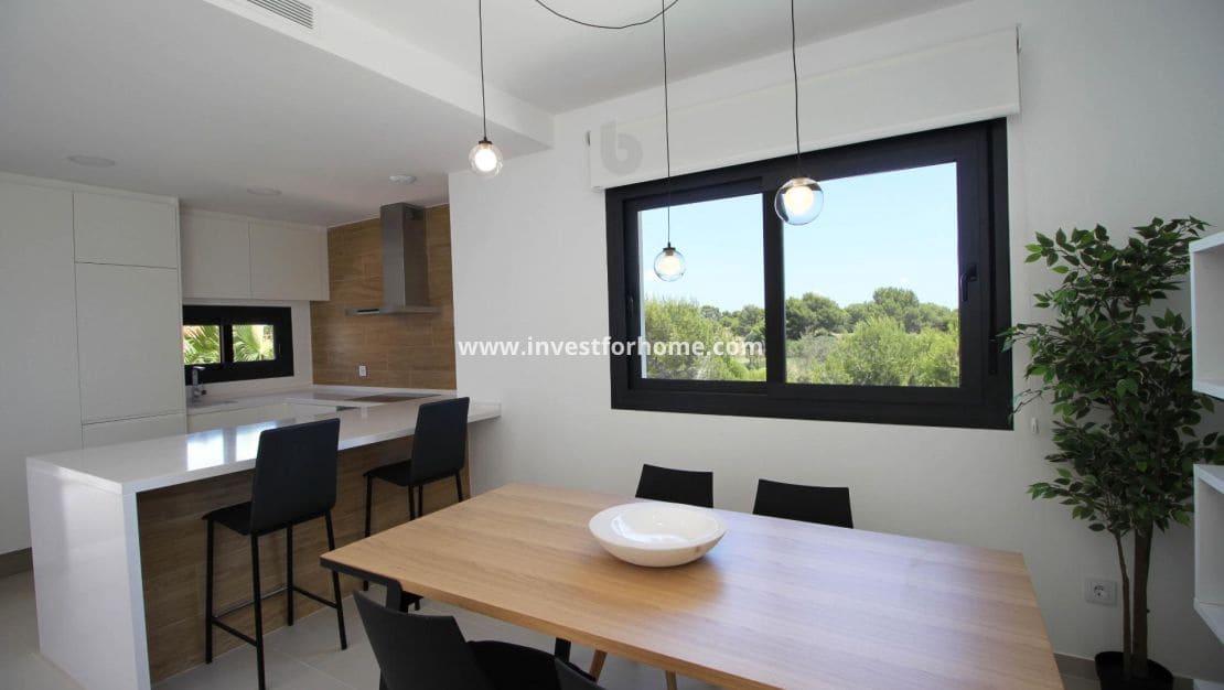 Apartamento de 3 habitaciones en Pilar de la Horadada en venta con piscina - 334.900 € (Ref: 9244413)