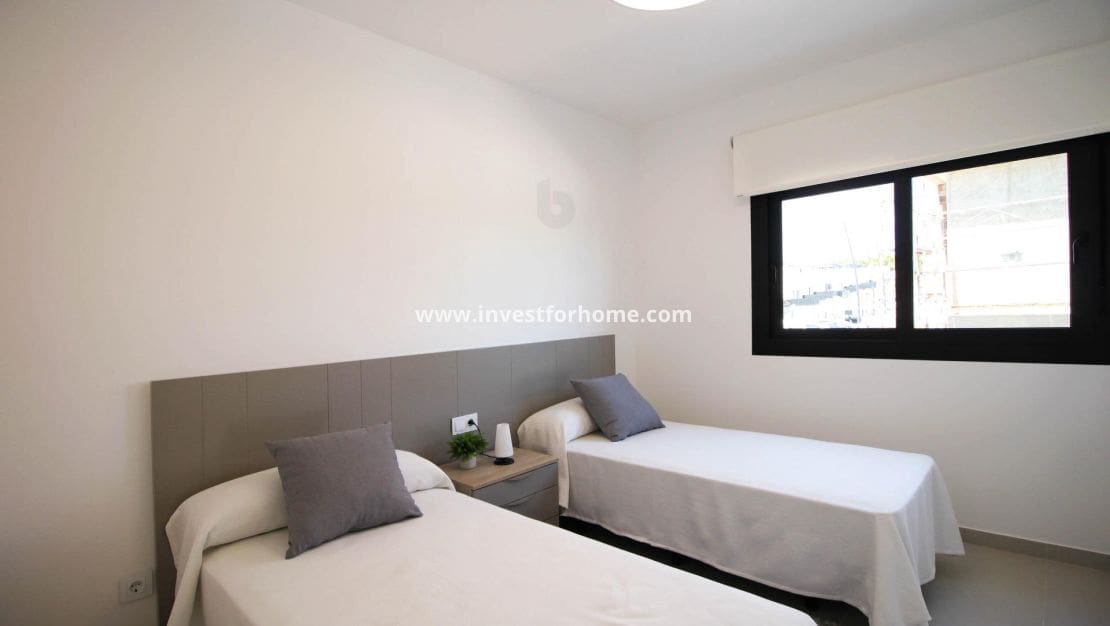 Apartamento de 3 habitaciones en Pilar de la Horadada en venta con piscina - 334.900 € (Ref: 9244413)