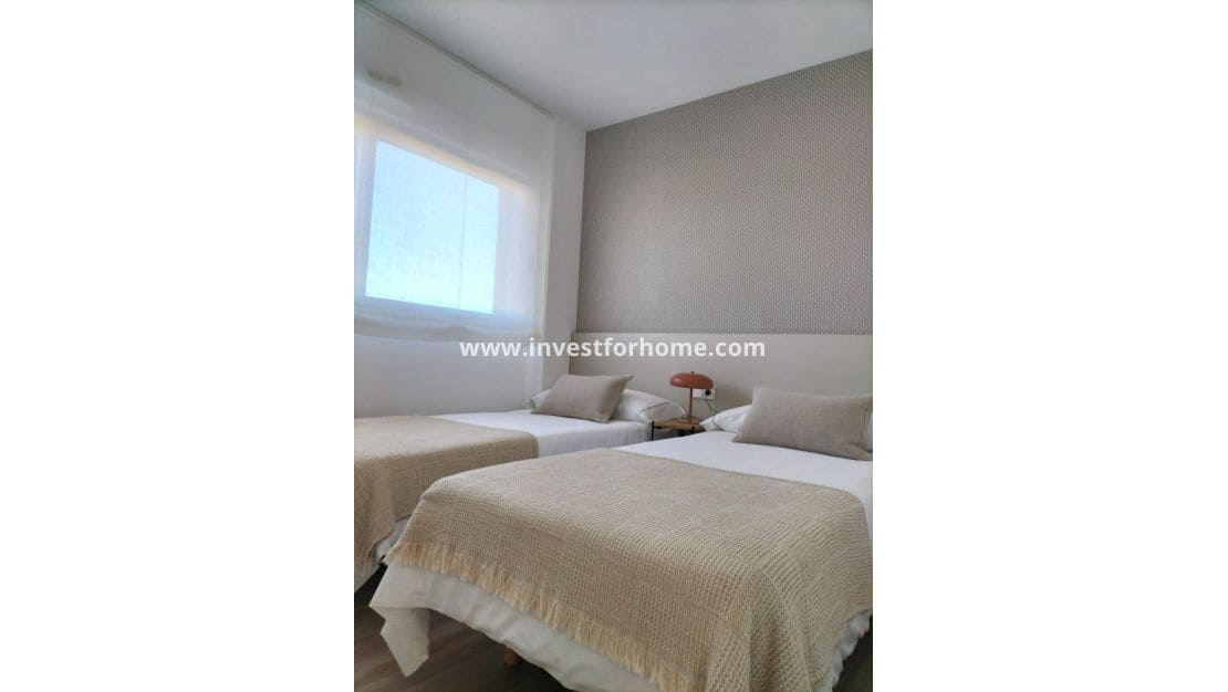 2 bedroom Bungalow for sale in Orihuela Costa with pool - € 239,900 (Ref: 9244421)