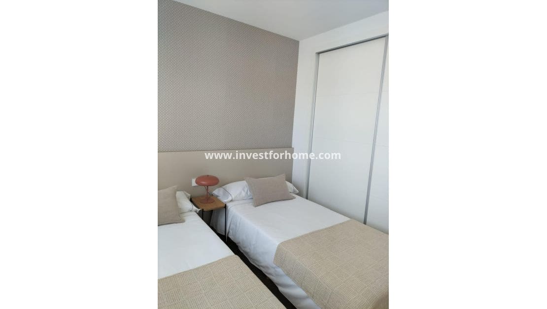 2 bedroom Bungalow for sale in Orihuela Costa with pool - € 239,900 (Ref: 9244421)