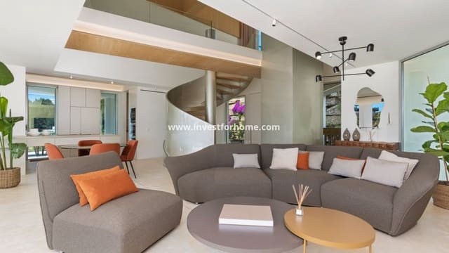 Chalet de 3 habitaciones en Las Colinas Golf, Orihuela en venta con piscina - 2.365.000 € (Ref: 9244425)