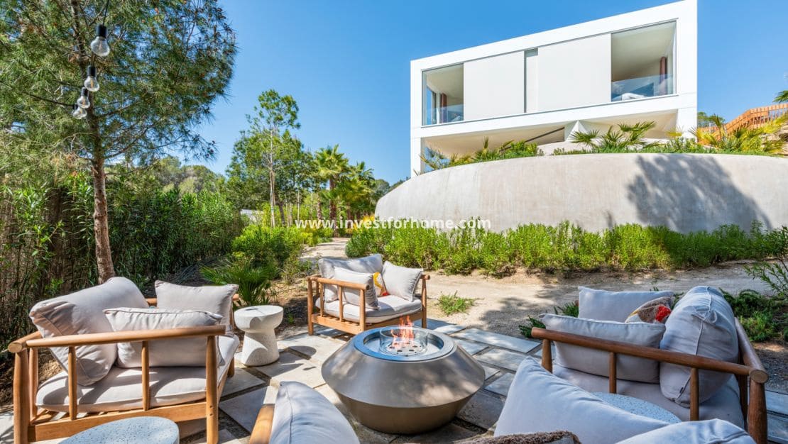 3 quarto Moradia para venda em Las Colinas Golf com piscina - 2 365 000 € (Ref: 9244425)