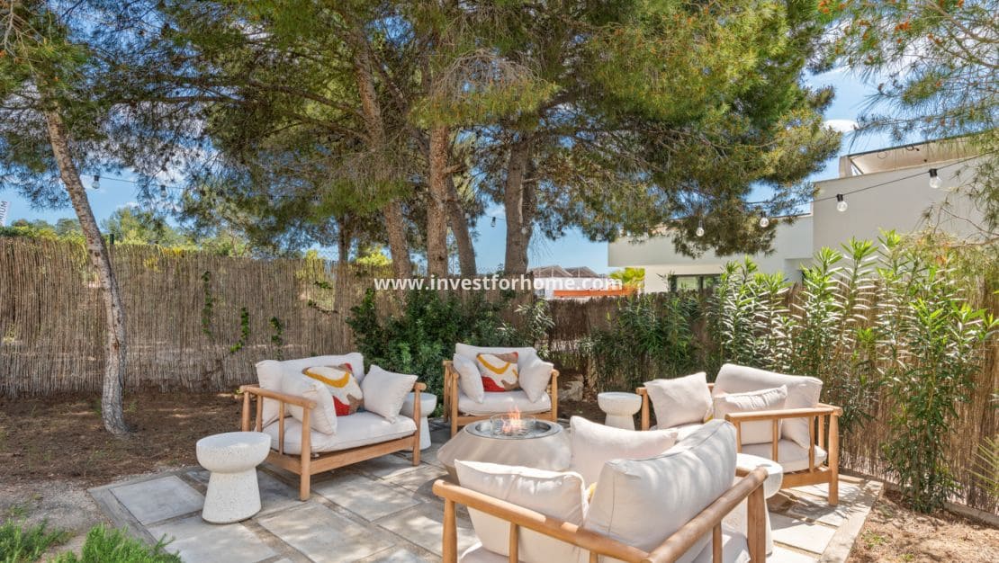 3 quarto Moradia para venda em Las Colinas Golf com piscina - 2 365 000 € (Ref: 9244425)