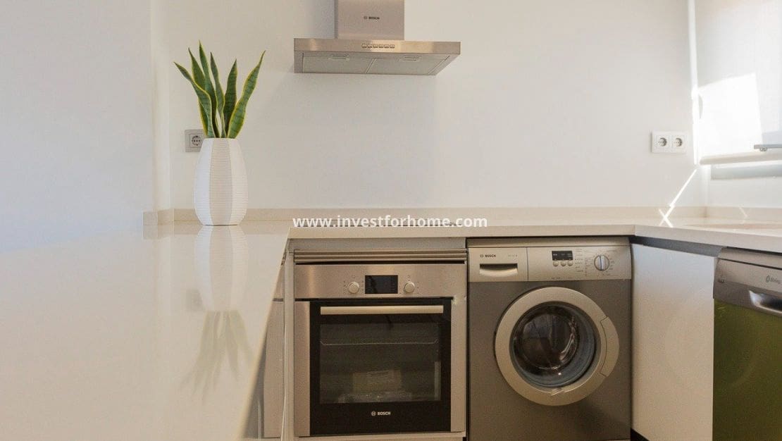 2 Zimmer Bungalow zu verkaufen in Orihuela Costa mit Pool - 299.900 € (Ref: 9244428)