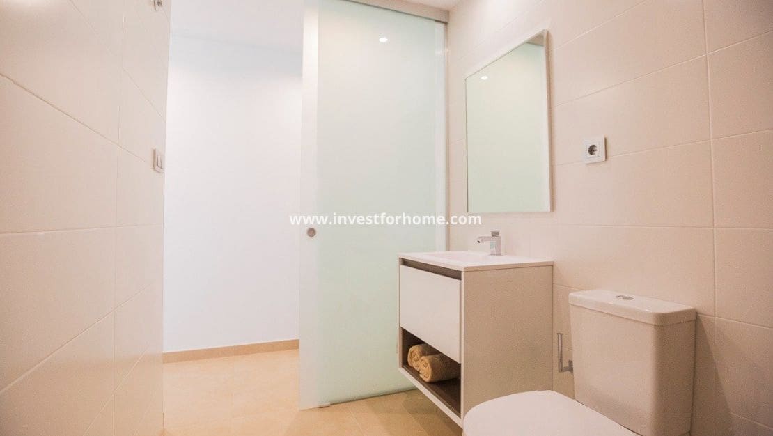 2 Zimmer Bungalow zu verkaufen in Orihuela Costa mit Pool - 299.900 € (Ref: 9244428)