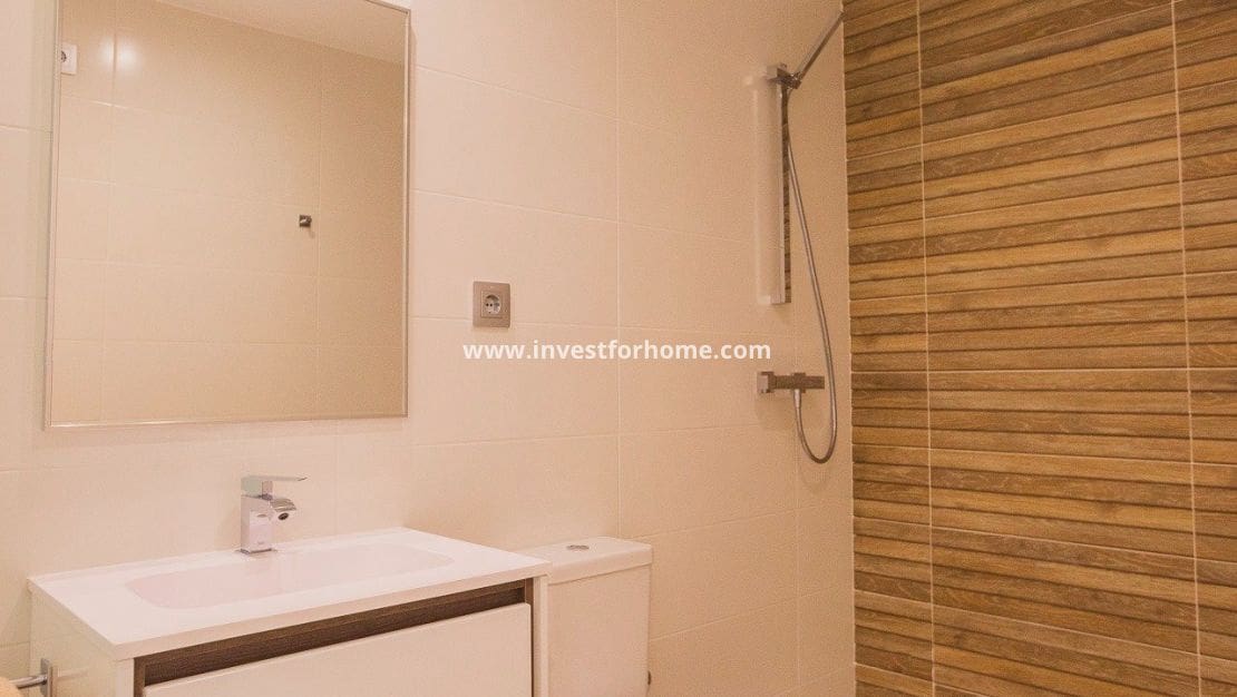 2 Zimmer Bungalow zu verkaufen in Orihuela Costa mit Pool - 299.900 € (Ref: 9244428)