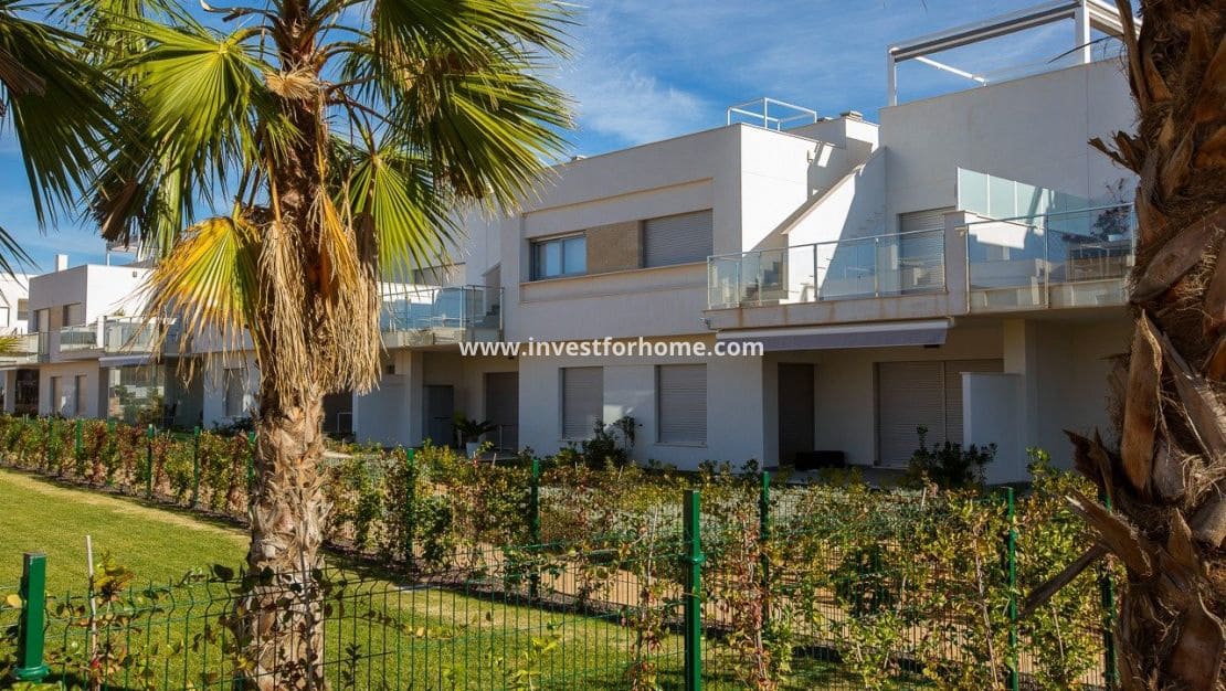 2 Zimmer Bungalow zu verkaufen in Orihuela Costa mit Pool - 299.900 € (Ref: 9244428)