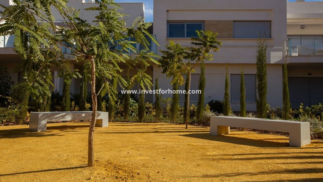 2 Zimmer Bungalow zu verkaufen in Orihuela Costa mit Pool - 299.900 € (Ref: 9244428)