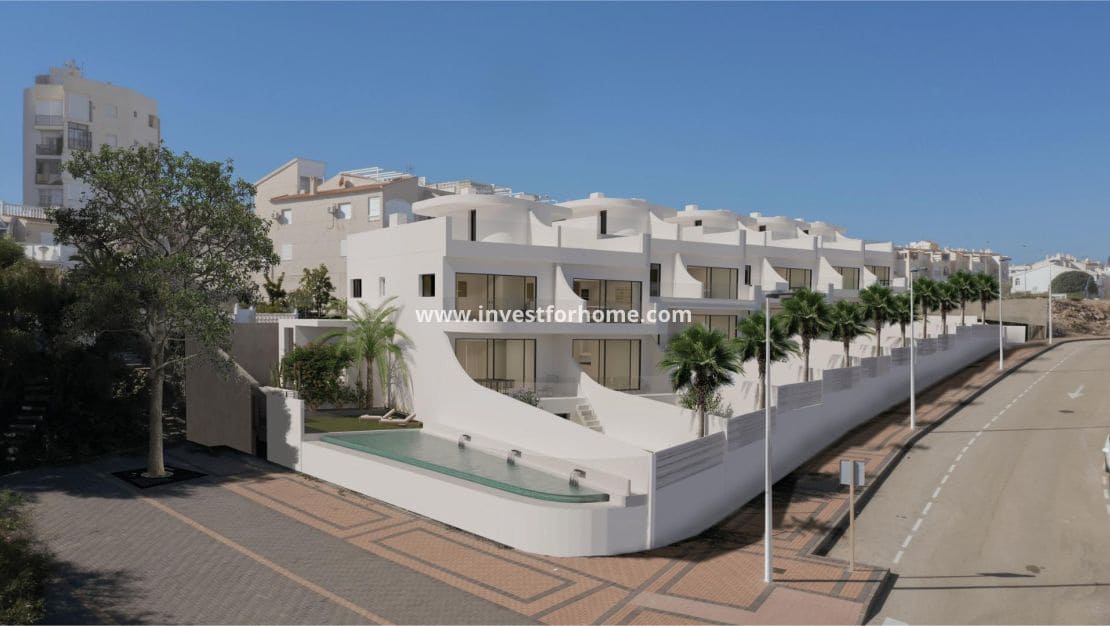 2 soveværelse Bungalow til salg i Torrevieja med swimmingpool - € 550.000 (Ref: 9244432)