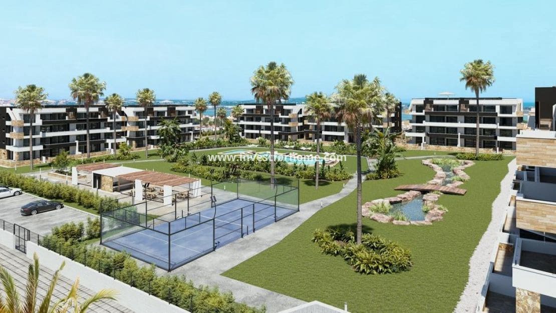 Apartamento de 2 habitaciones en Torrevieja en venta con piscina - 289.000 € (Ref: 9244441)