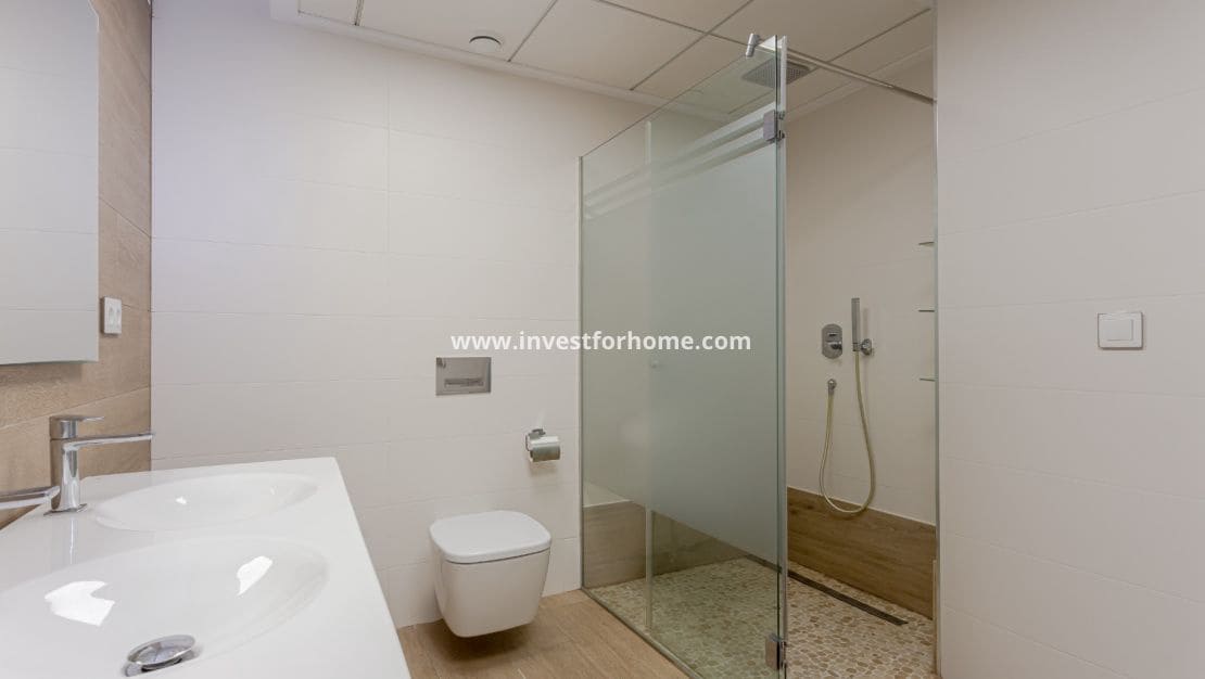 5 makuuhuone Huvila myytävänä paikassa San Miguel de Salinas mukana uima-altaan - 849 000 € (Ref: 9255837)