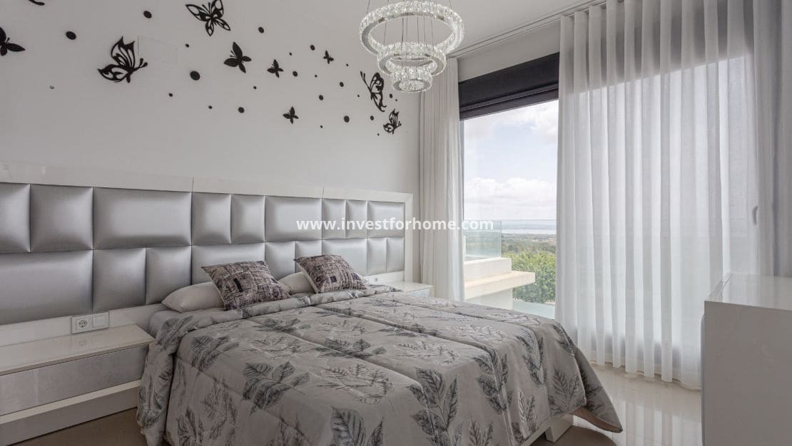 5 makuuhuone Huvila myytävänä paikassa San Miguel de Salinas mukana uima-altaan - 849 000 € (Ref: 9255837)