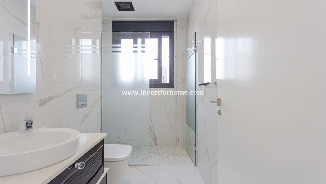 5 makuuhuone Huvila myytävänä paikassa San Miguel de Salinas mukana uima-altaan - 849 000 € (Ref: 9255837)