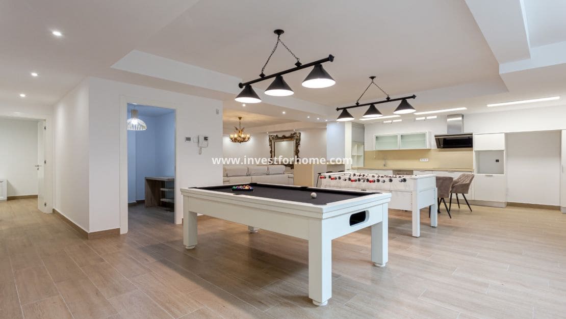 5 makuuhuone Huvila myytävänä paikassa San Miguel de Salinas mukana uima-altaan - 849 000 € (Ref: 9255837)