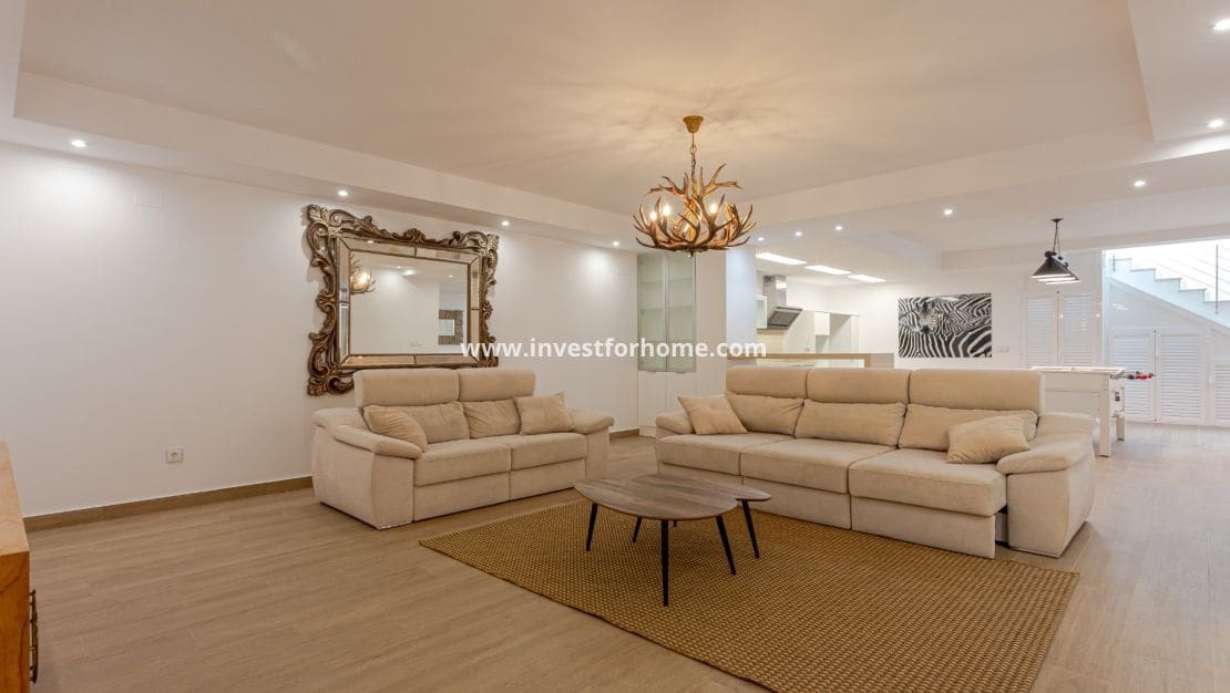 5 makuuhuone Huvila myytävänä paikassa San Miguel de Salinas mukana uima-altaan - 849 000 € (Ref: 9255837)