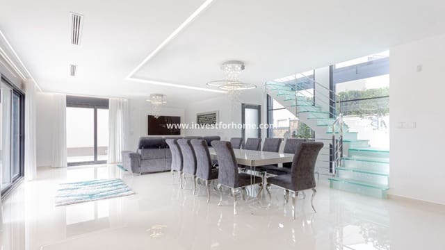 5 slaapkamer Villa te koop in San Miguel de Salinas met zwembad - € 849.000 (Ref: 9255837)