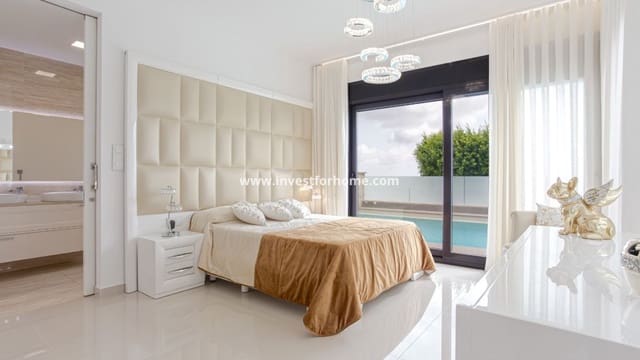 5 slaapkamer Villa te koop in San Miguel de Salinas met zwembad - € 849.000 (Ref: 9255837)