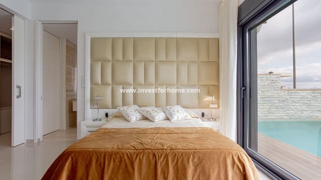 5 slaapkamer Villa te koop in San Miguel de Salinas met zwembad - € 849.000 (Ref: 9255837)