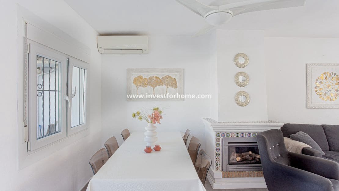 3 bedroom Townhouse for sale in Villamartin with pool - € 319,000 (Ref: 9345676)