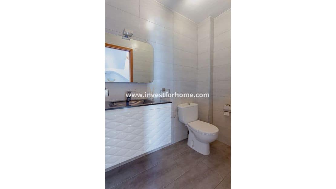 3 bedroom Townhouse for sale in Villamartin with pool - € 319,000 (Ref: 9345676)