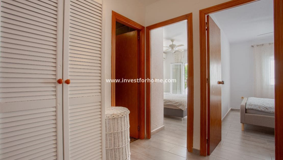 3 bedroom Townhouse for sale in Villamartin with pool - € 319,000 (Ref: 9345676)