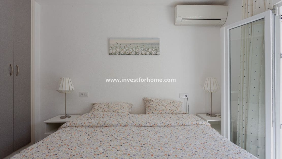 3 bedroom Townhouse for sale in Villamartin with pool - € 319,000 (Ref: 9345676)