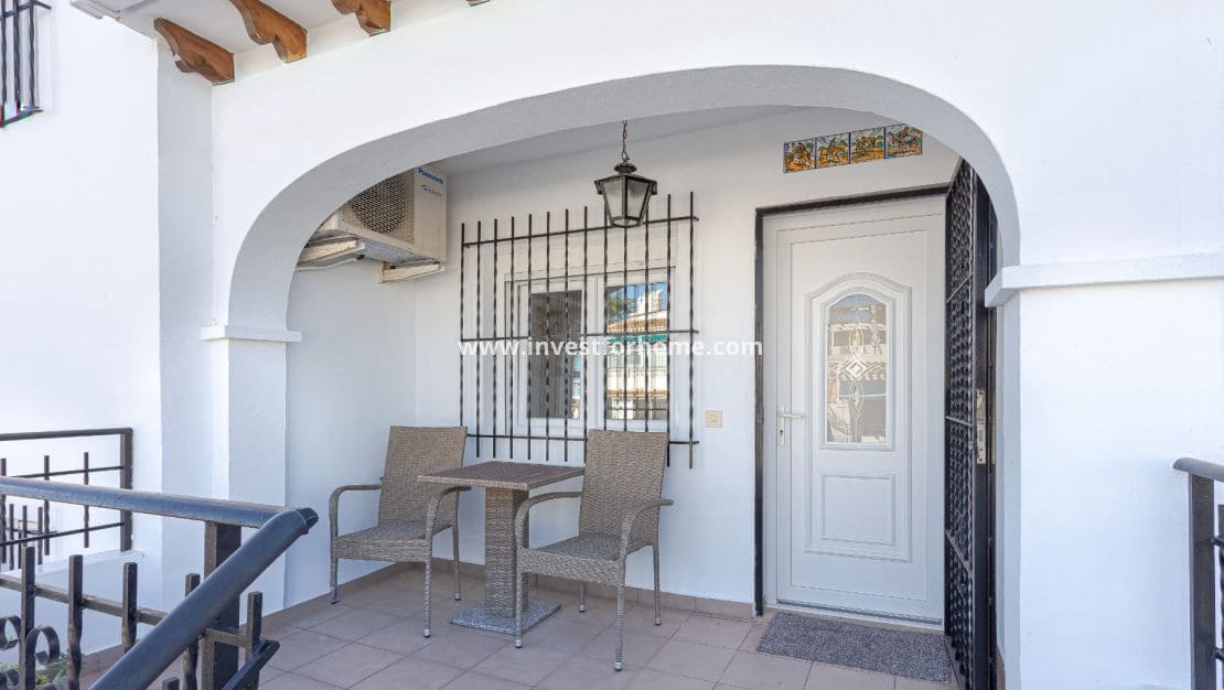 3 bedroom Townhouse for sale in Villamartin with pool - € 319,000 (Ref: 9345676)