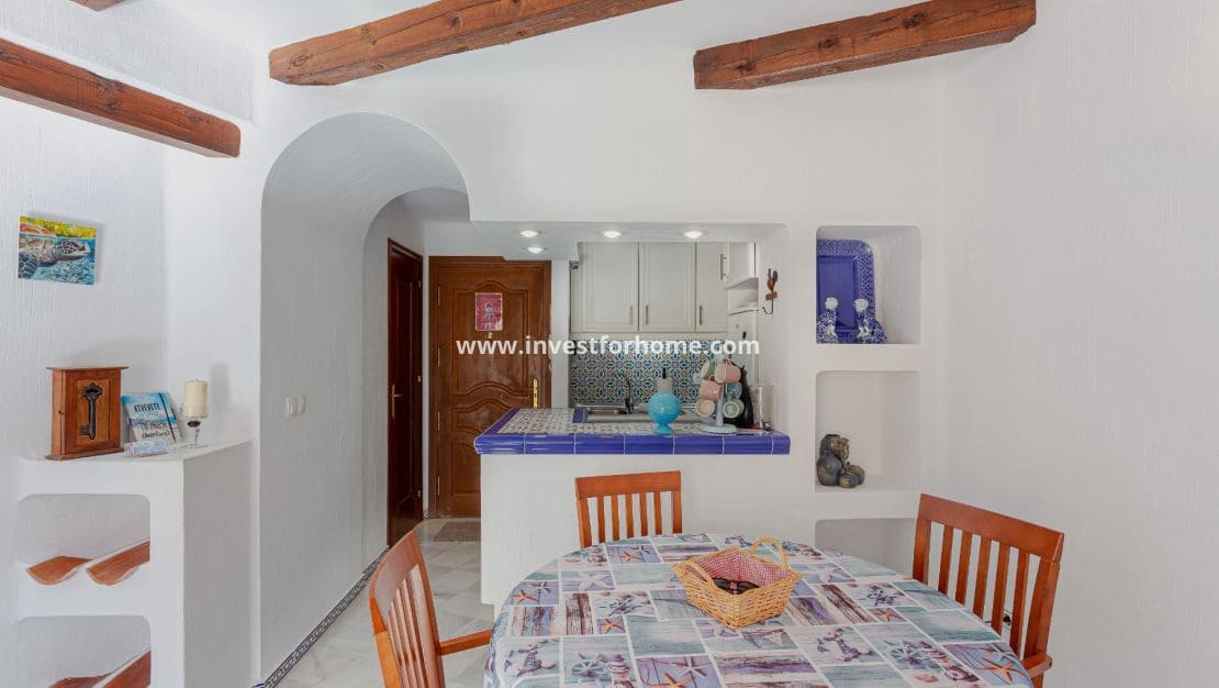 2 slaapkamer Appartement te koop in Torrevieja met zwembad - € 215.000 (Ref: 9369120)